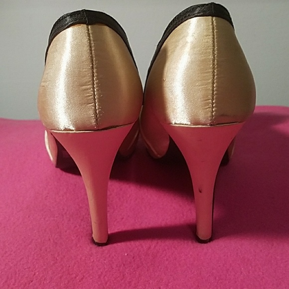 Charlotte Russe Gold and Black Peep Heels! - Picture 4 of 6